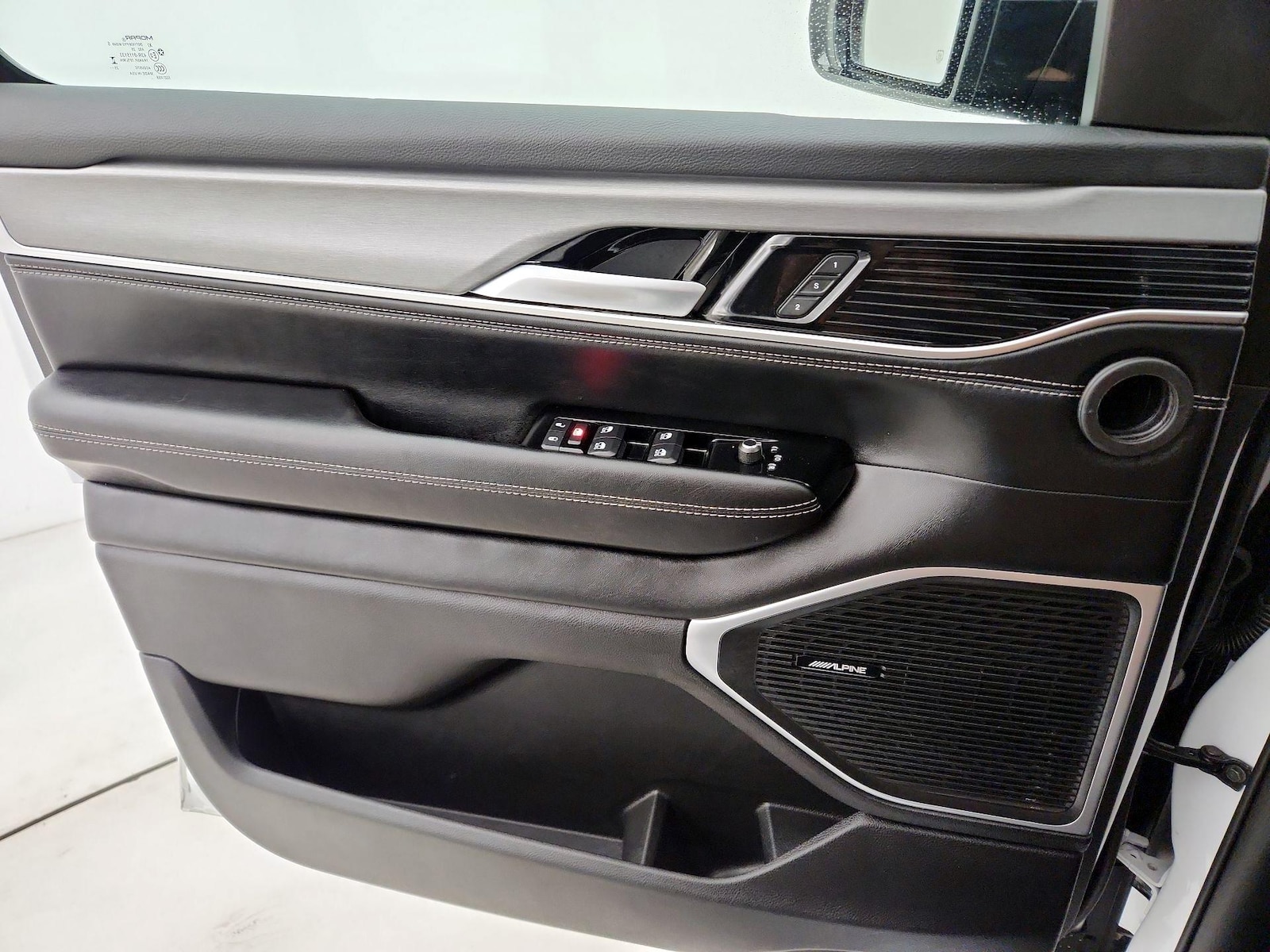 2025 Jeep Wagoneer Series II - Photo 13
