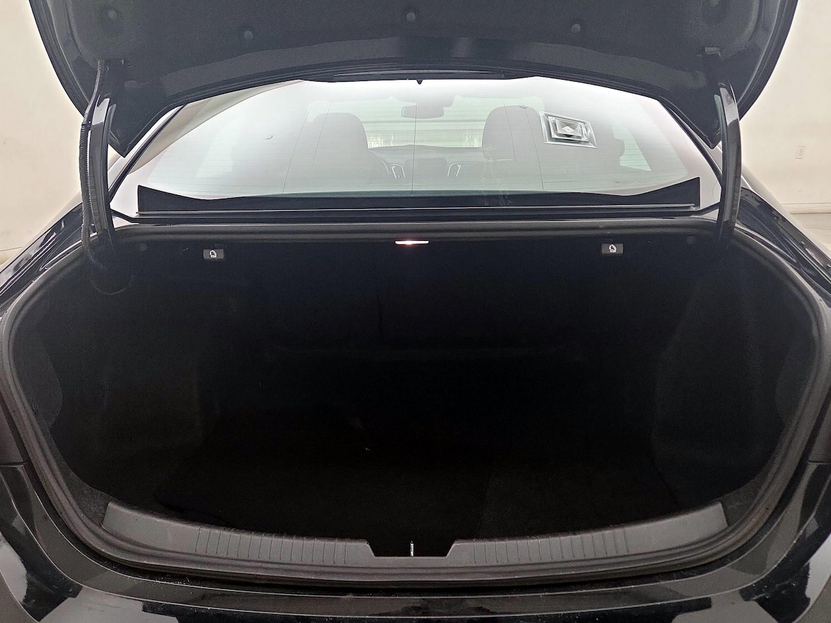 Trunk/Cargo (Seats Up)
