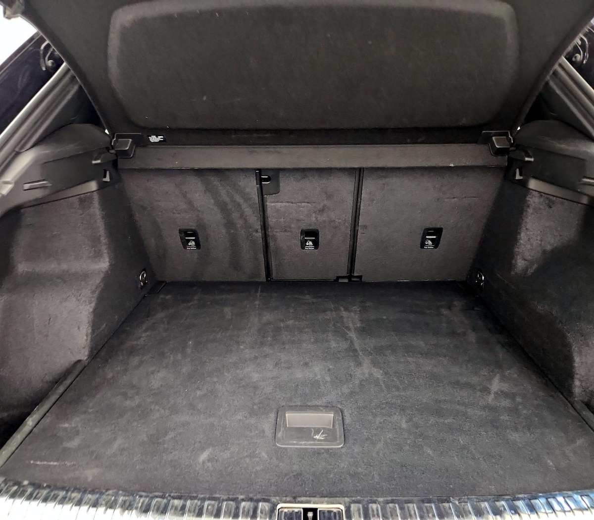Trunk/Cargo (Seats Up)