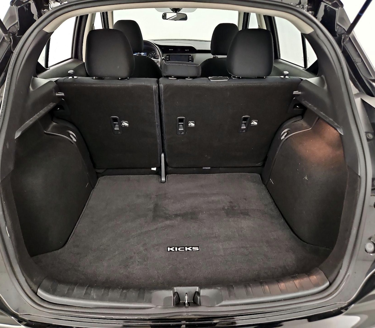 Trunk/Cargo (Seats Up)