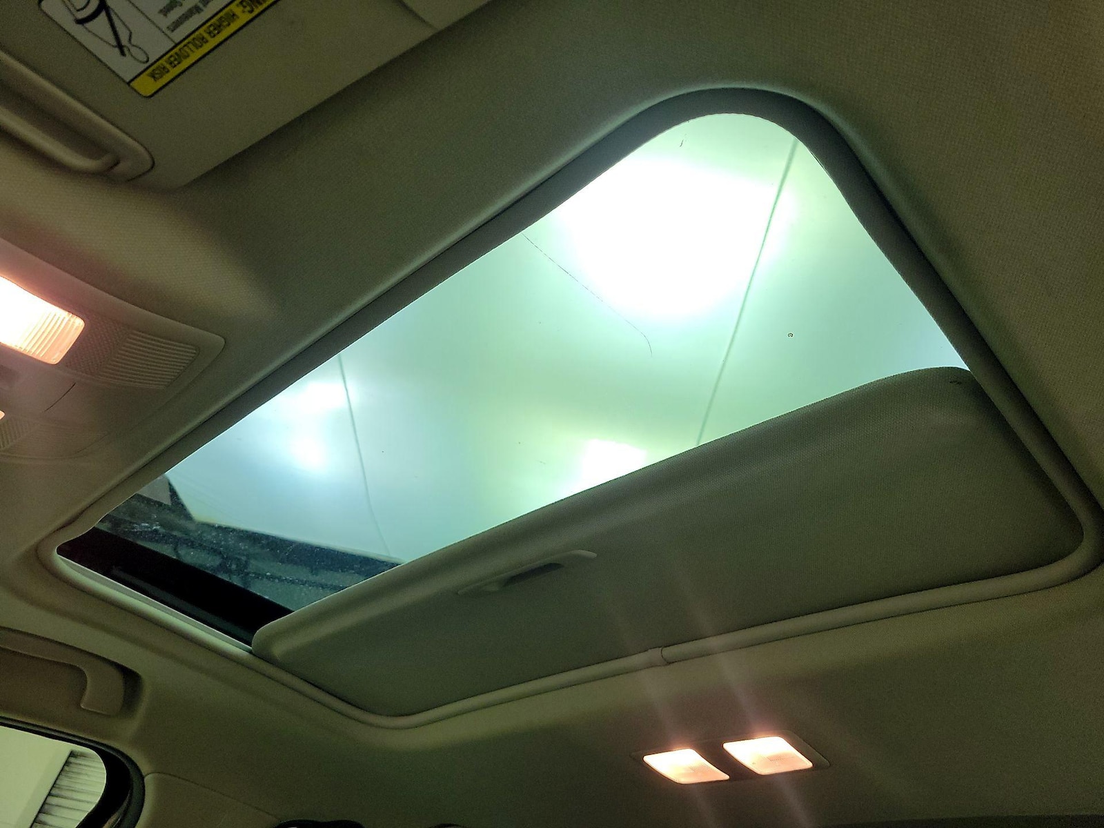 Sunroof(s) & Overhead Airbags