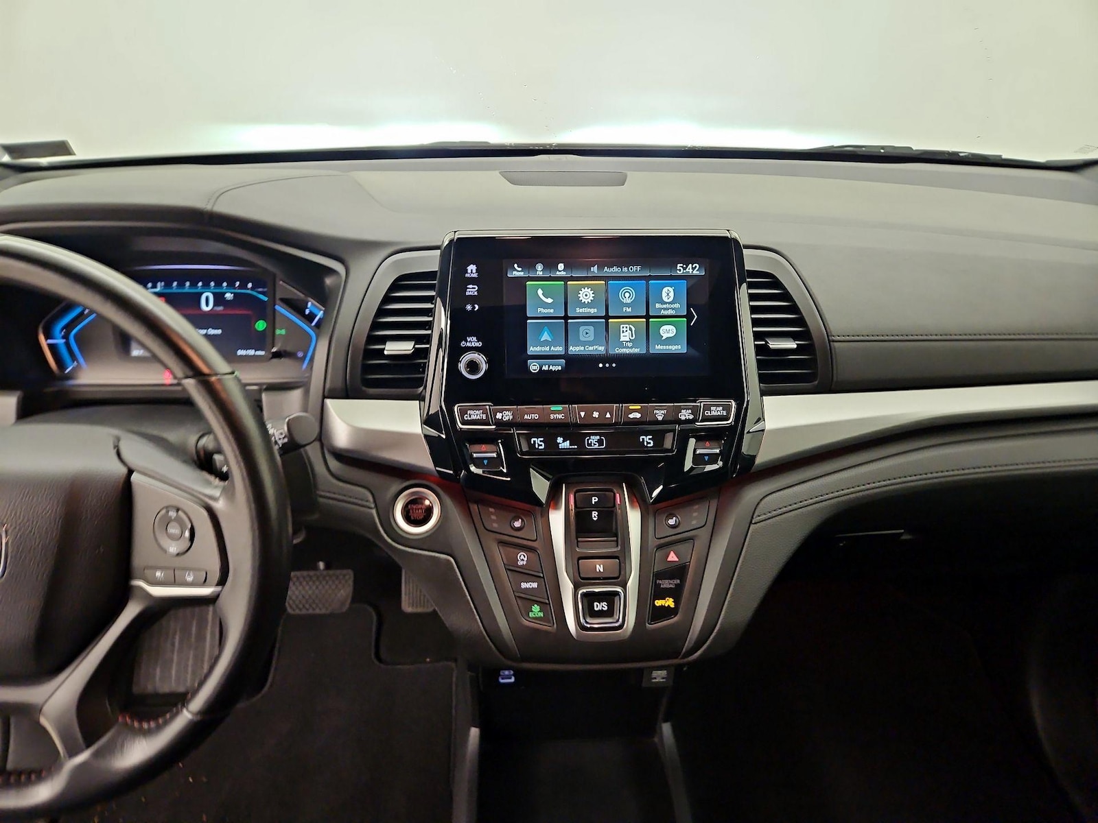 Apple CarPlay® & Android Auto™
