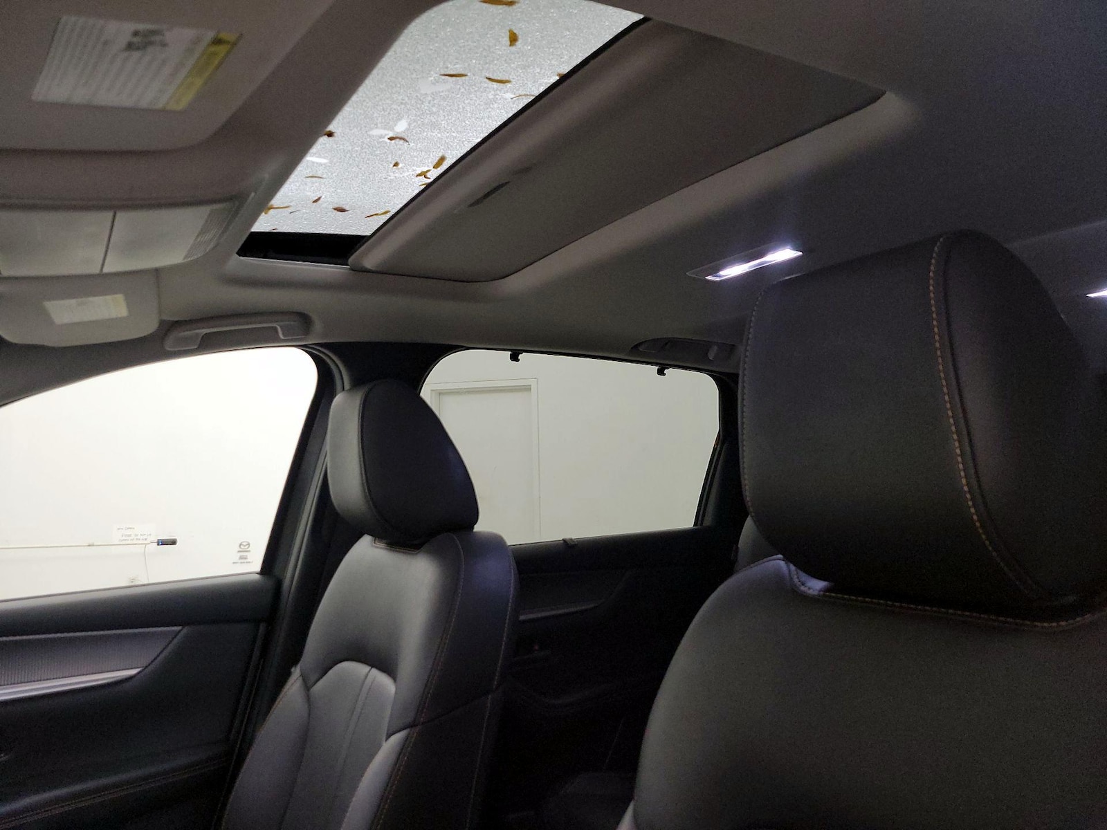 Sunroof(s) & Overhead Airbags