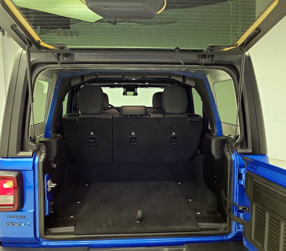 Trunk/Cargo (Seats Up)