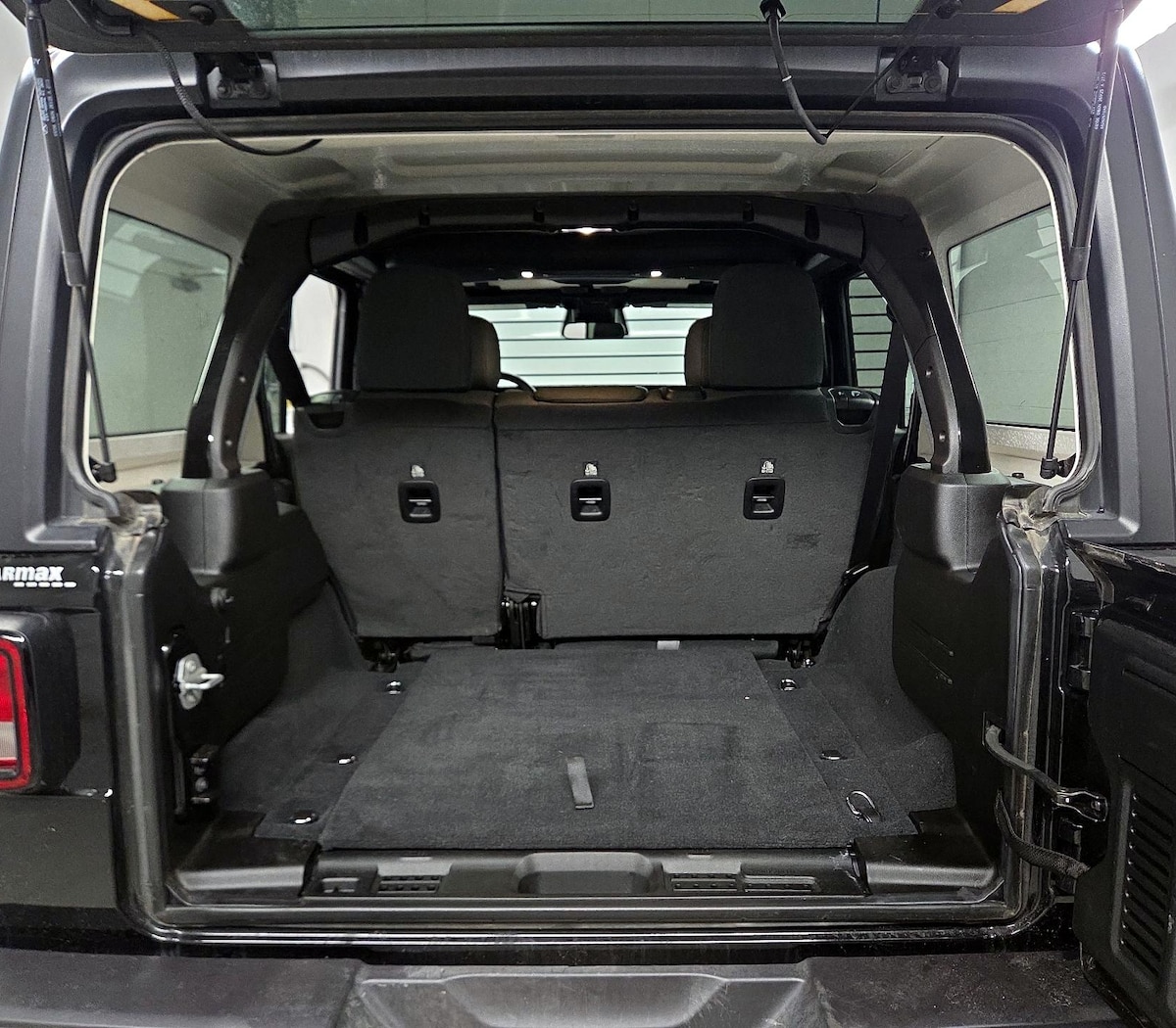 Trunk/Cargo (Seats Up)