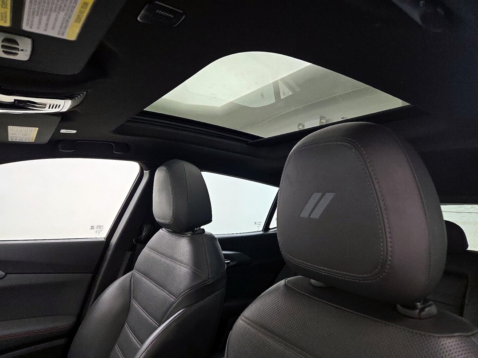Sunroof(s) & Overhead Airbags