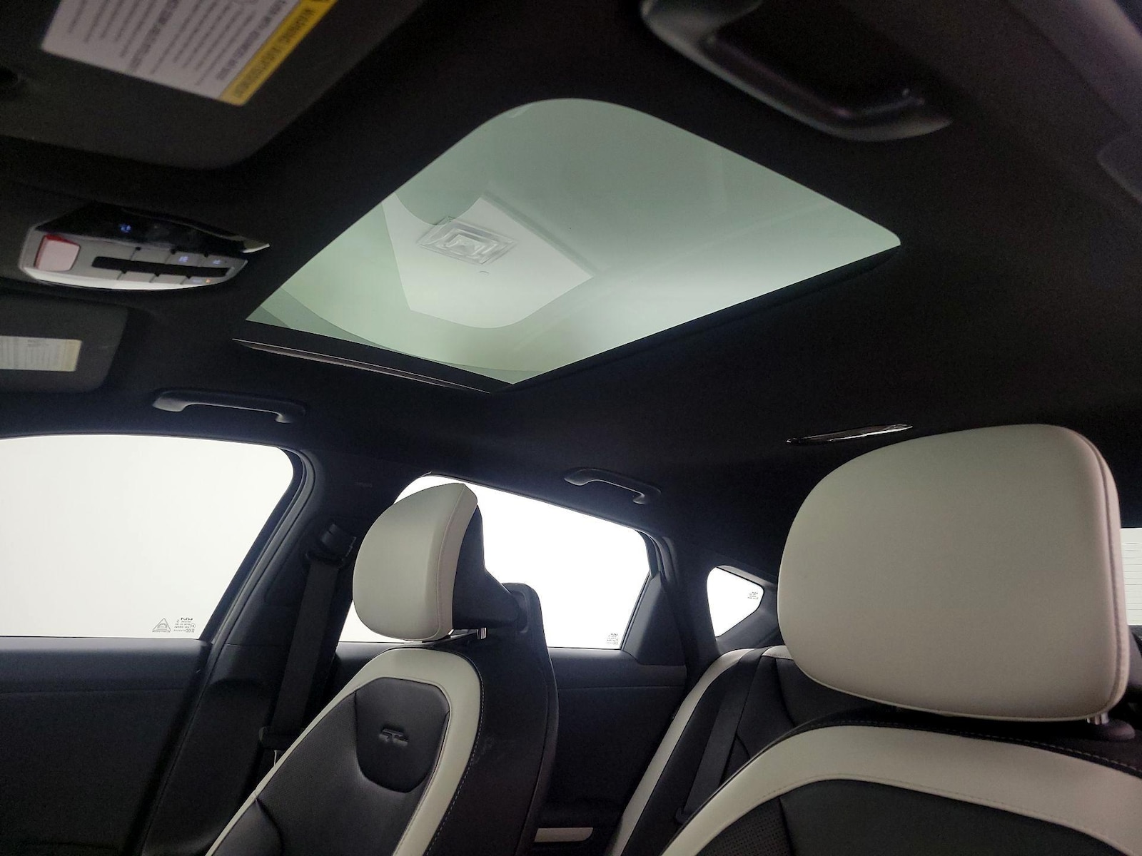 Sunroof(s) & Overhead Airbags