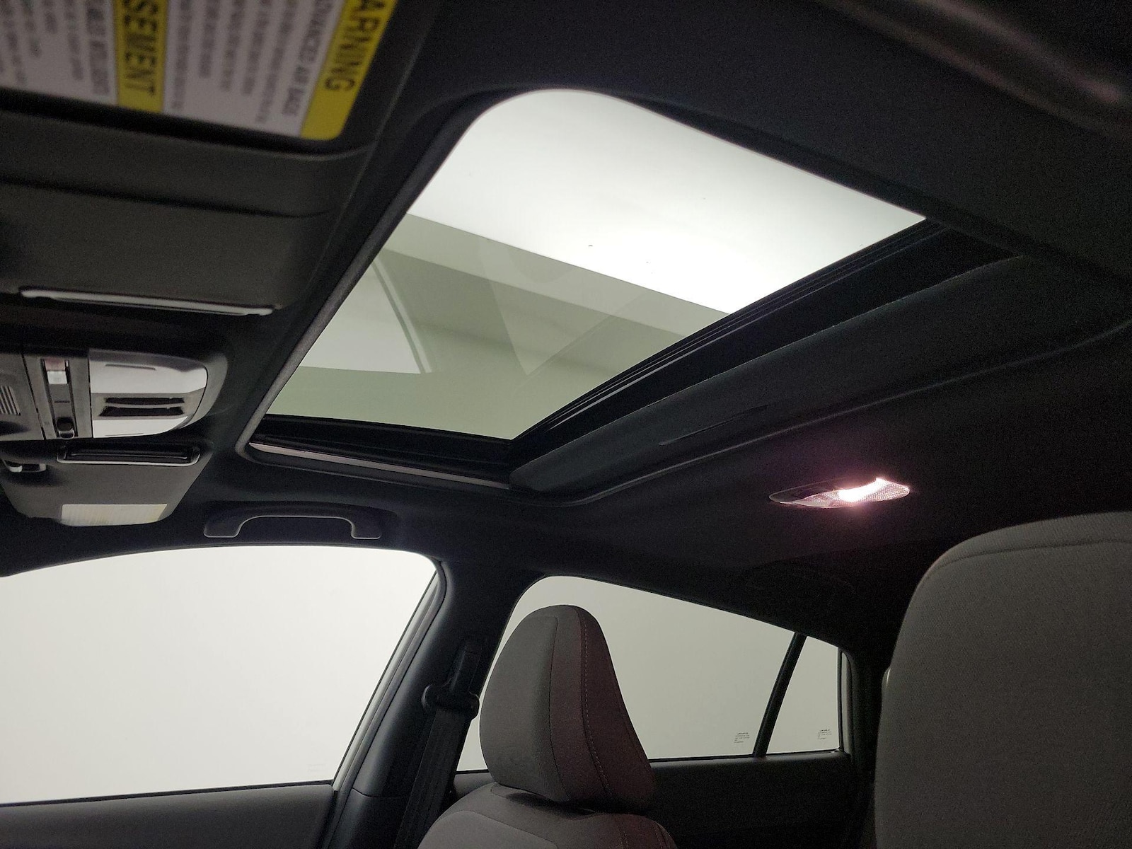 Sunroof(s) & Overhead Airbags