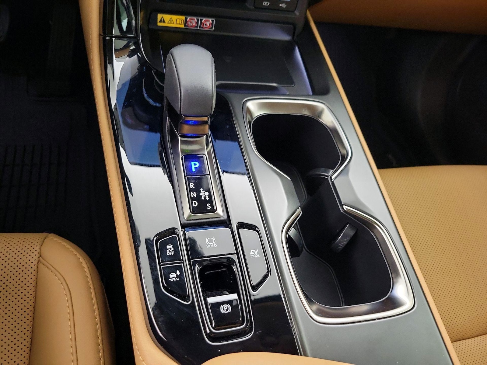 2026 Lexus NX Hybrid 350h - Photo 18