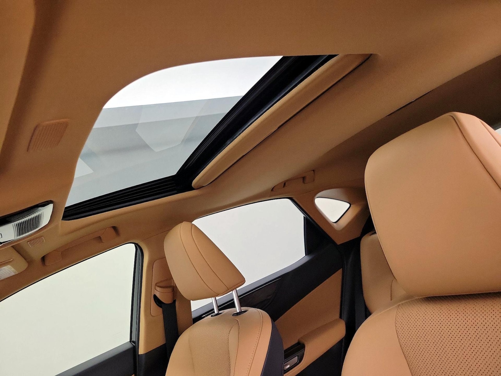 Sunroof(s) & Overhead Airbags