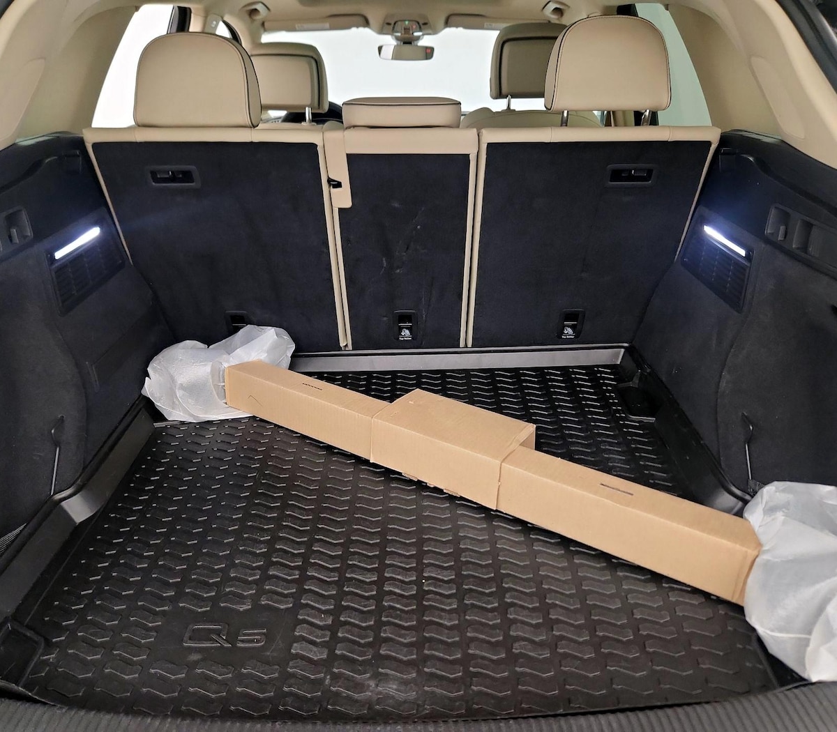 Trunk/Cargo (Seats Up)