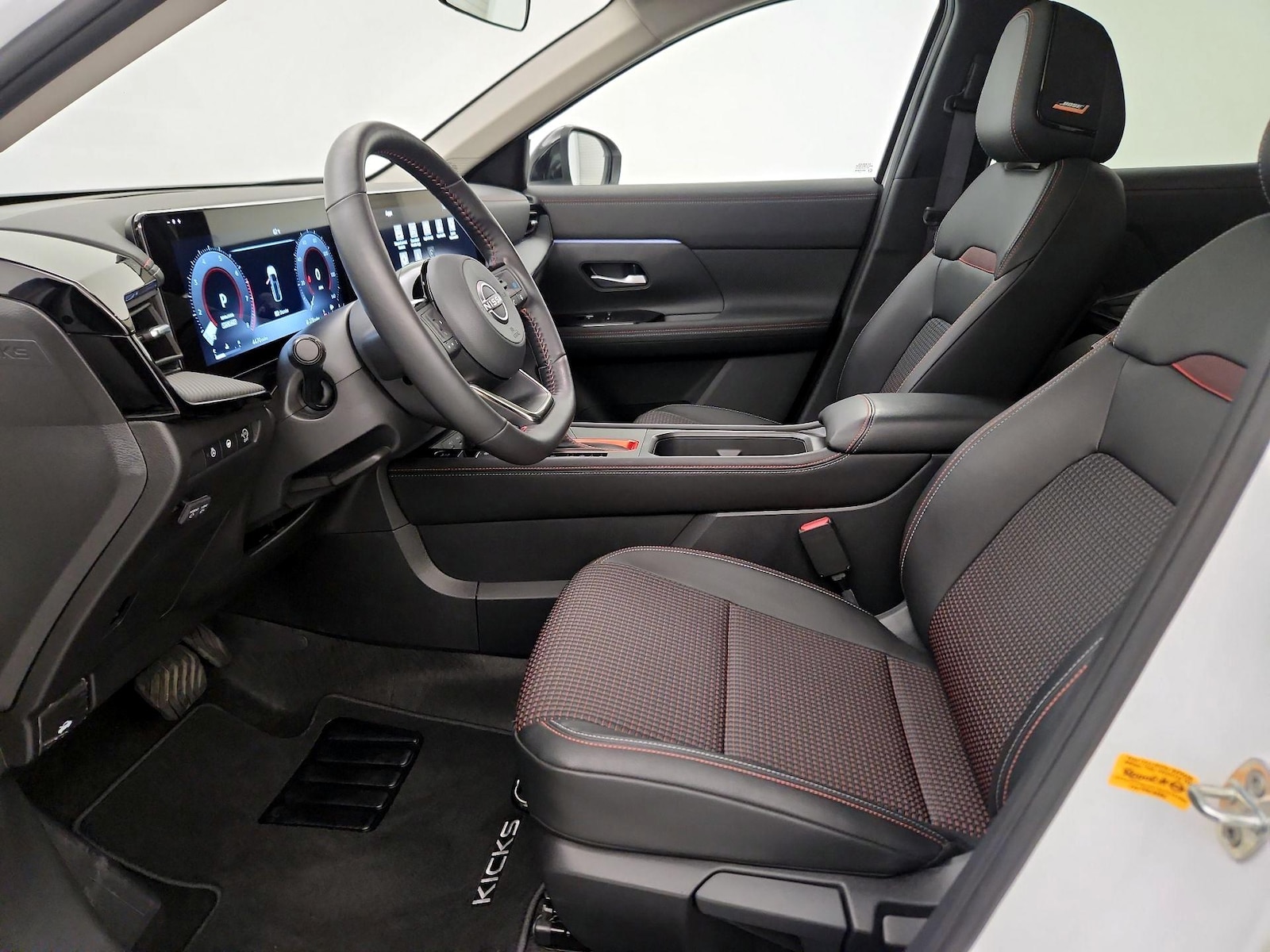 2026 Nissan KICKS SR - Photo 12