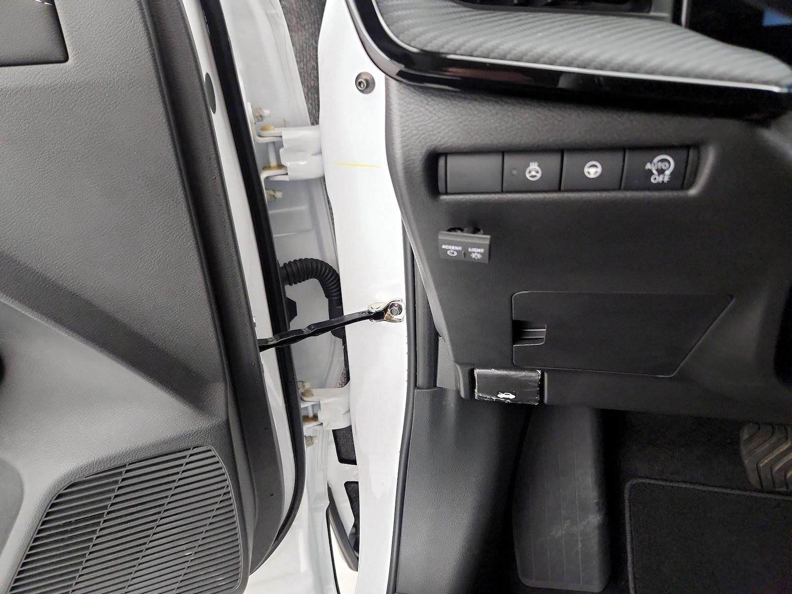 2026 Nissan KICKS SR - Photo 14
