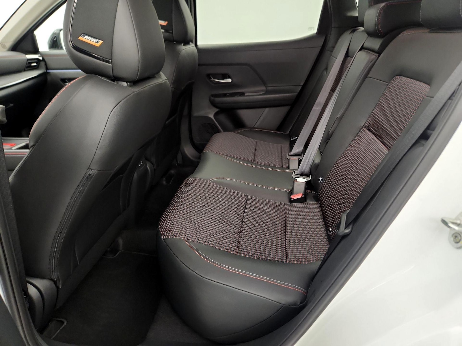 2026 Nissan KICKS SR - Photo 21