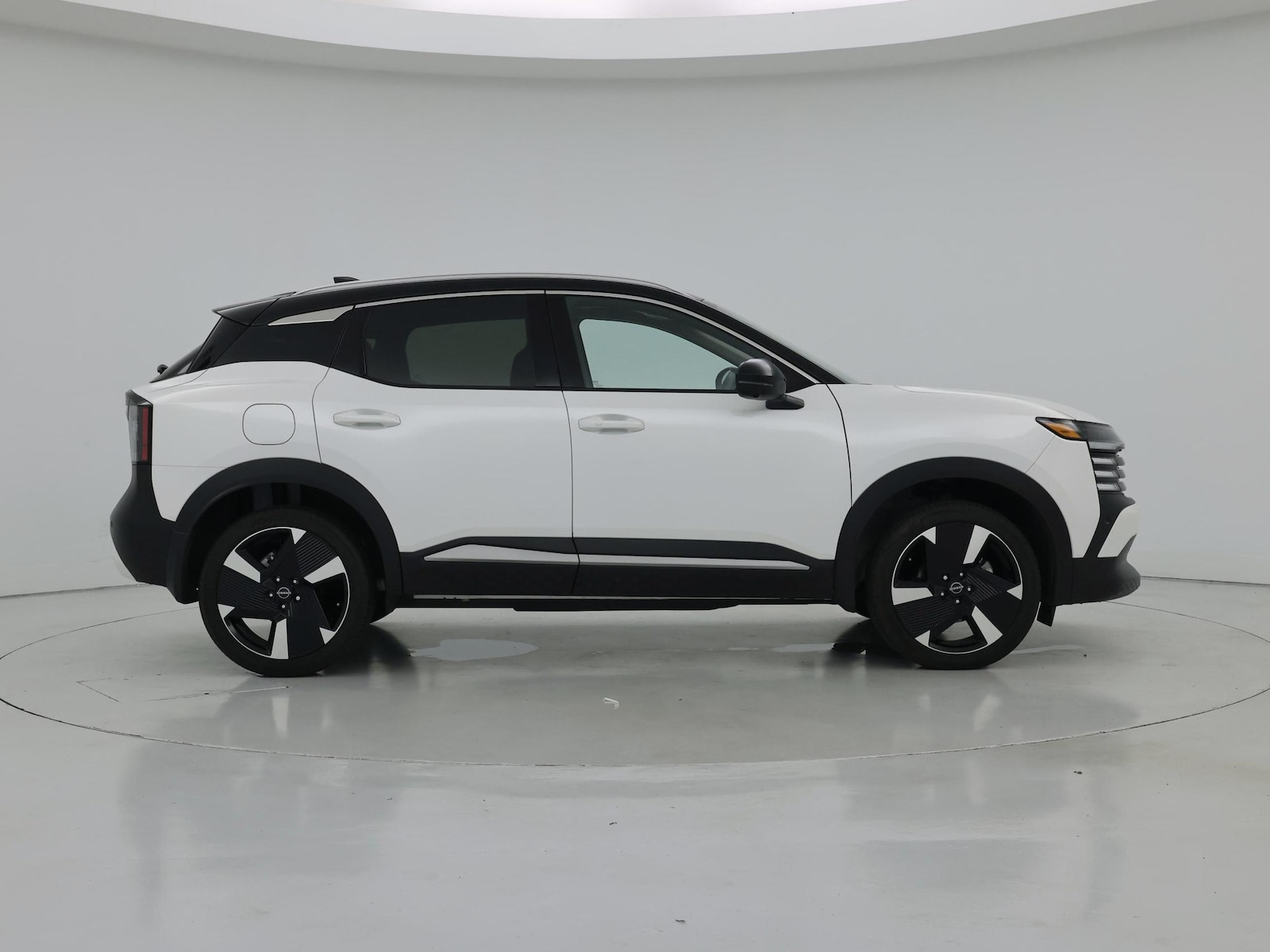 2026 Nissan KICKS SR - Photo 8