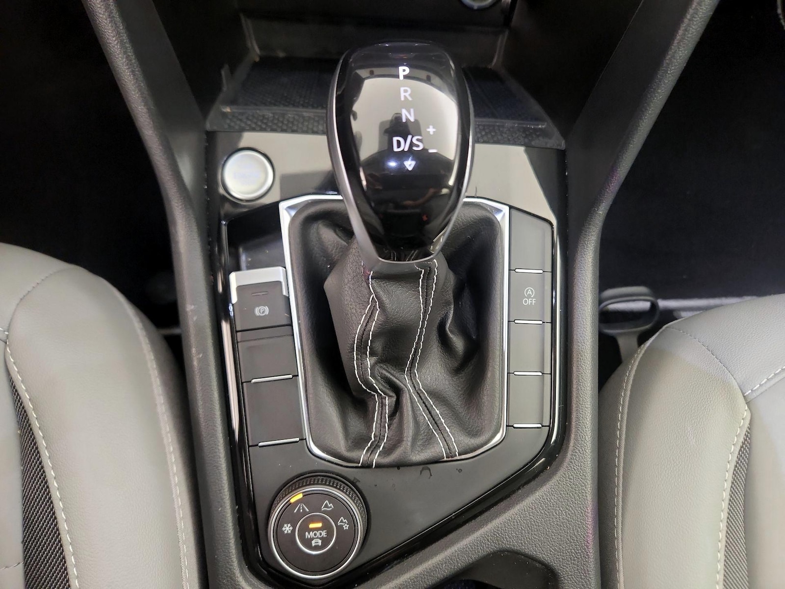 2023 Volkswagen Taos SE - Photo 18