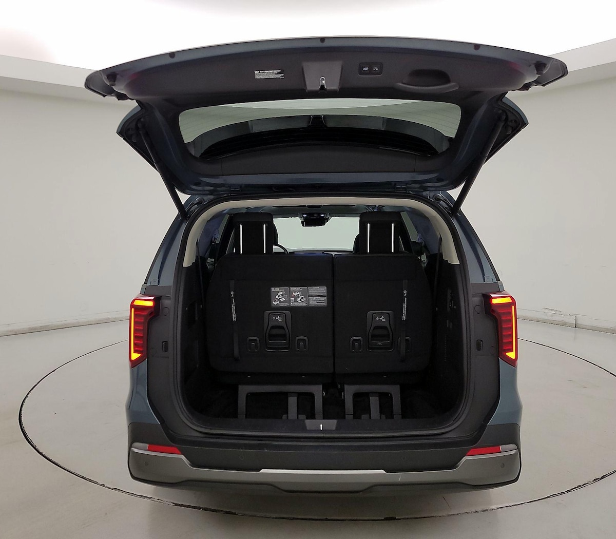 Trunk/Cargo (Seats Up)