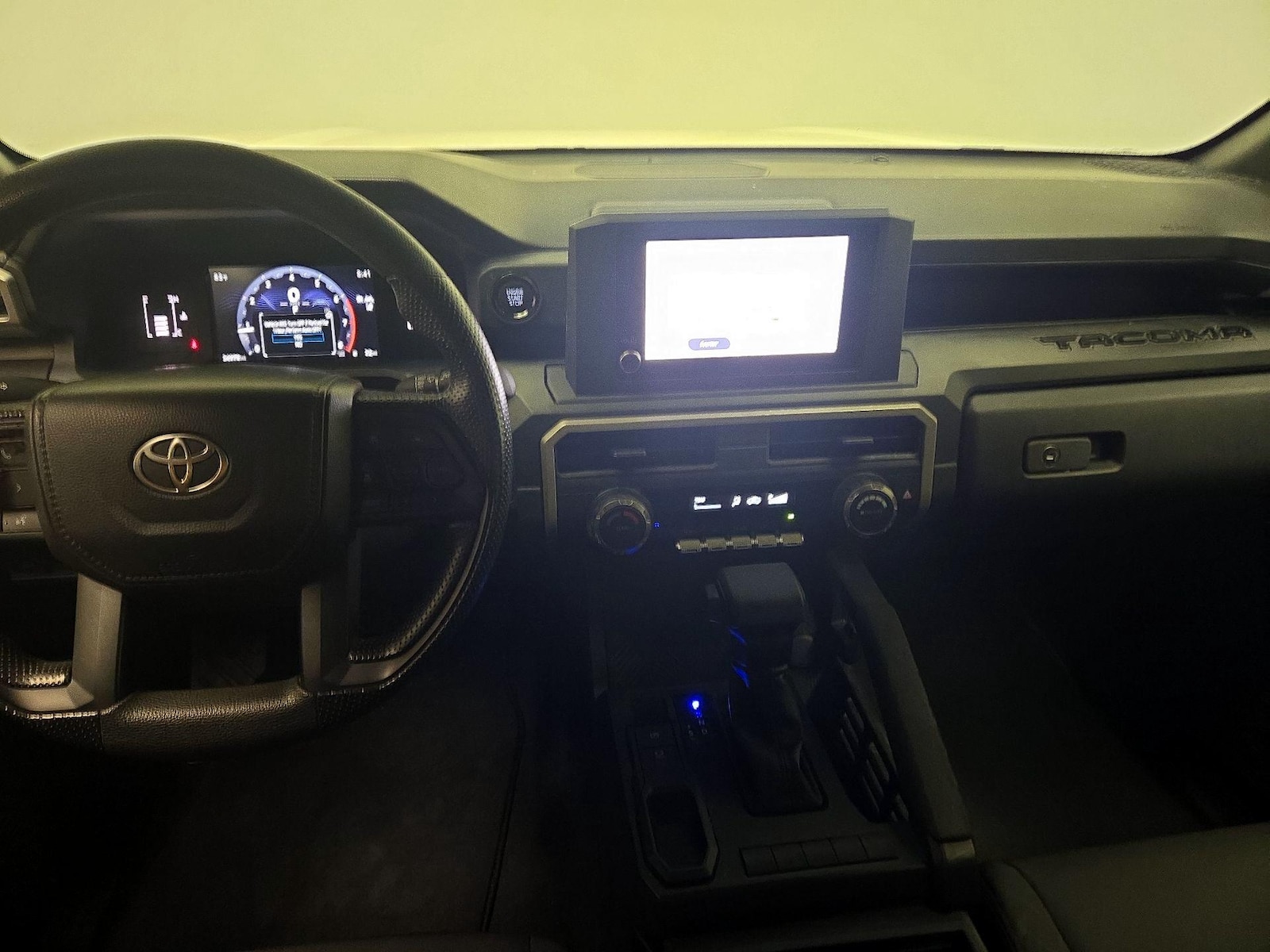 2025 Toyota Tacoma SR - Photo 10