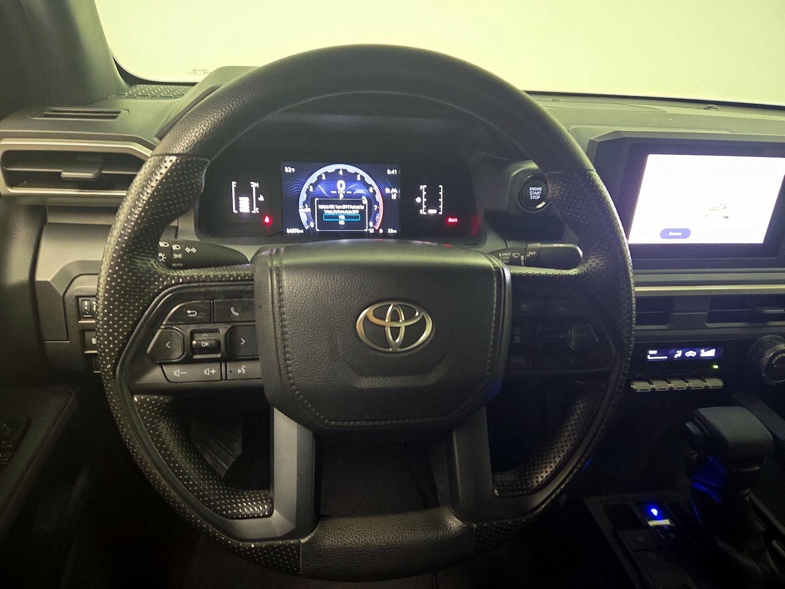 2025 Toyota Tacoma SR - Photo 11