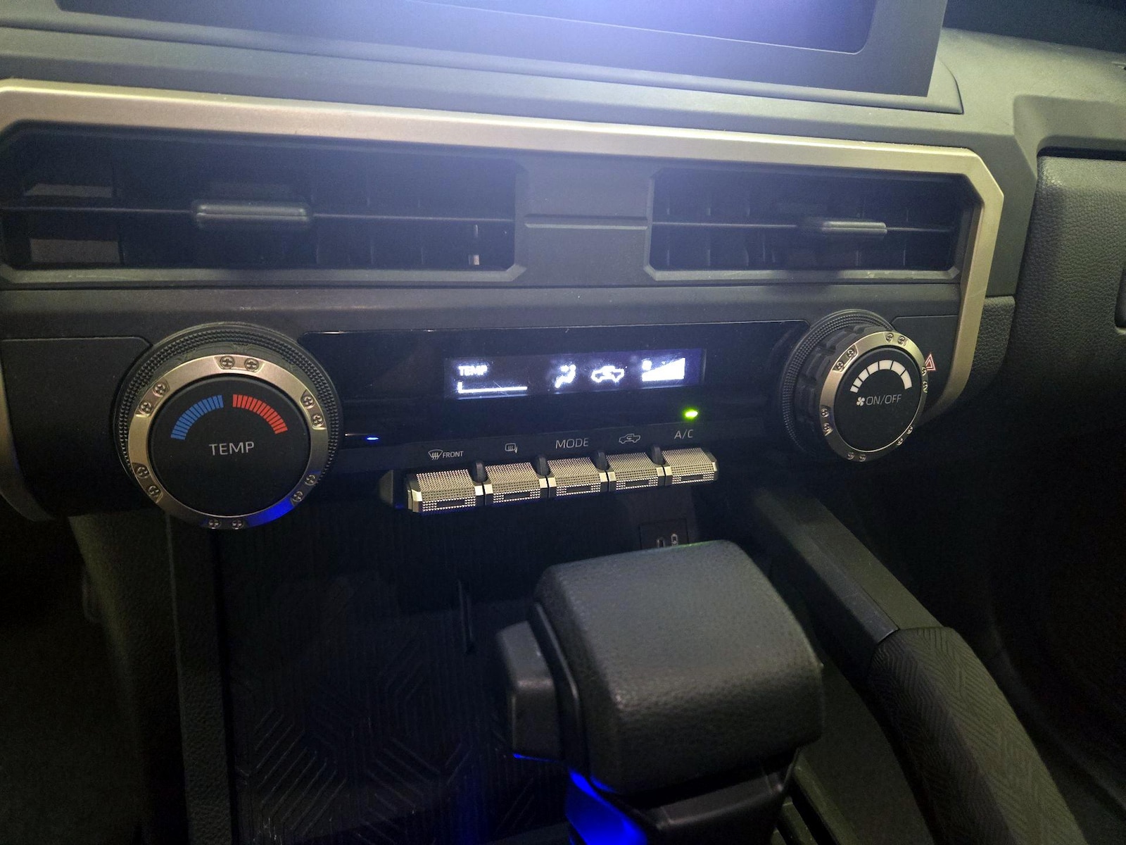 2025 Toyota Tacoma SR - Photo 17