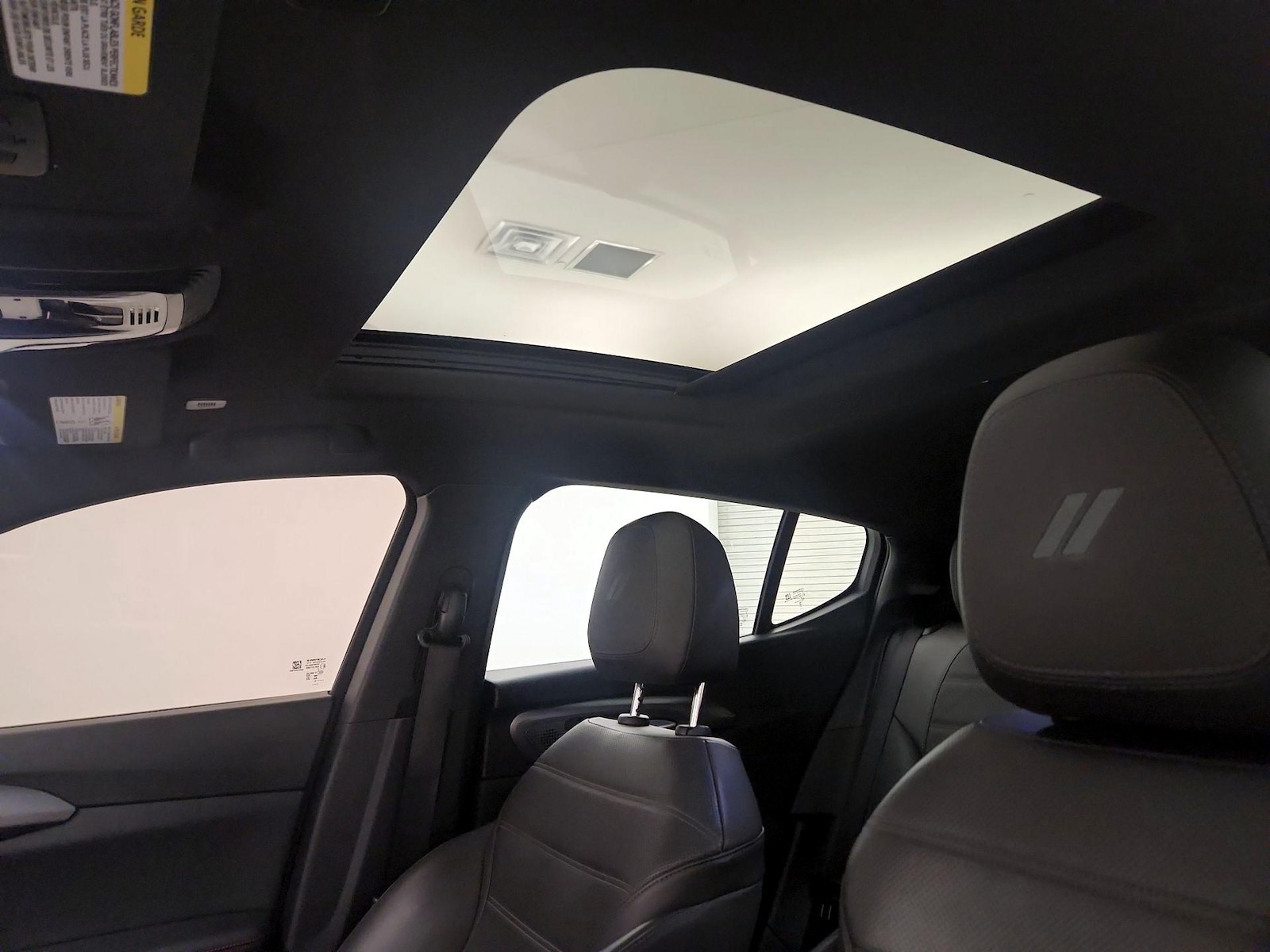 Sunroof(s) & Overhead Airbags