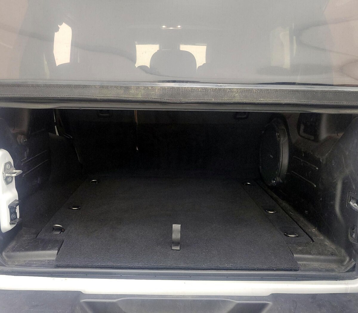 Trunk/Cargo (Seats Up)