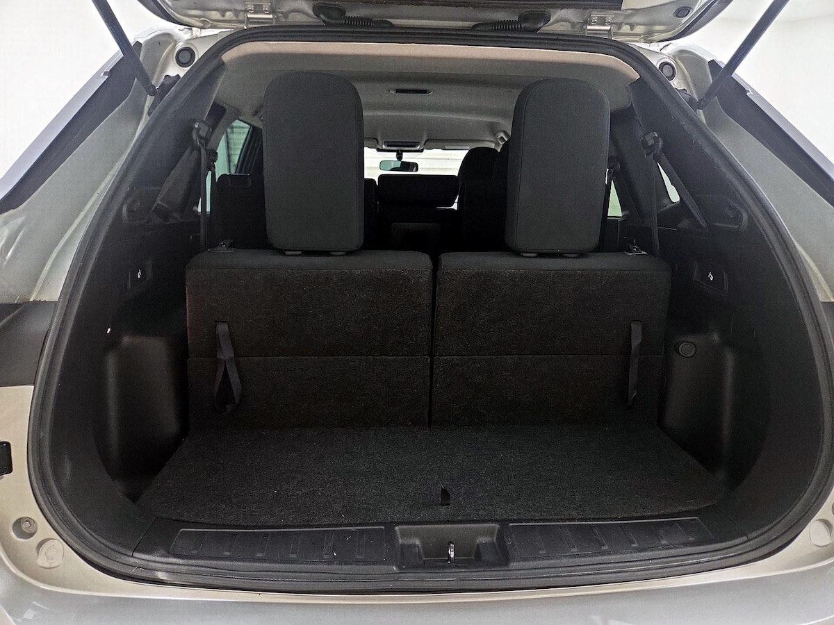 Trunk/Cargo (Seats Up)