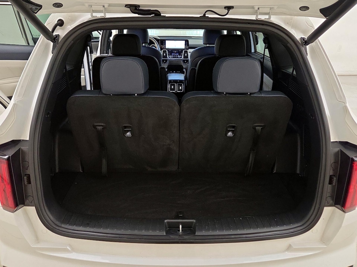 Trunk/Cargo (Seats Up)