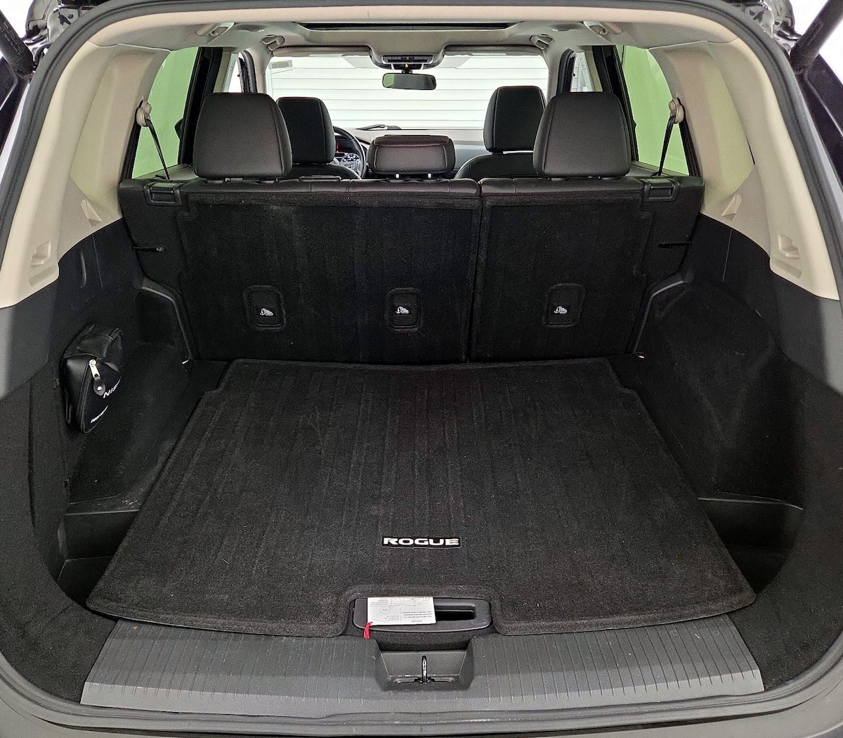 Trunk/Cargo (Seats Up)