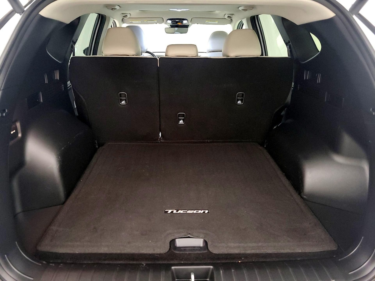 Trunk/Cargo (Seats Up)
