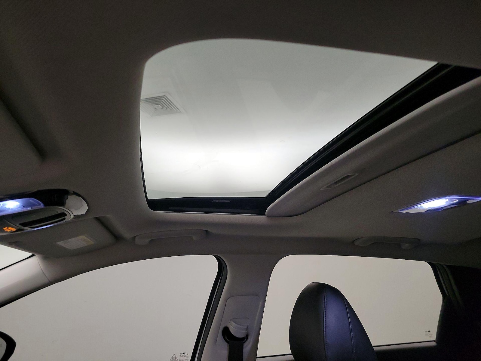 Sunroof(s) & Overhead Airbags