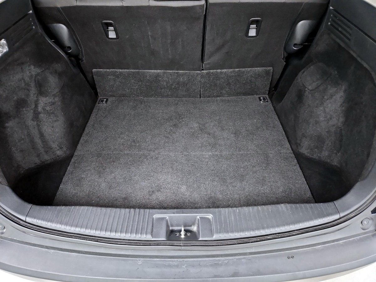 Trunk/Cargo (Seats Up)