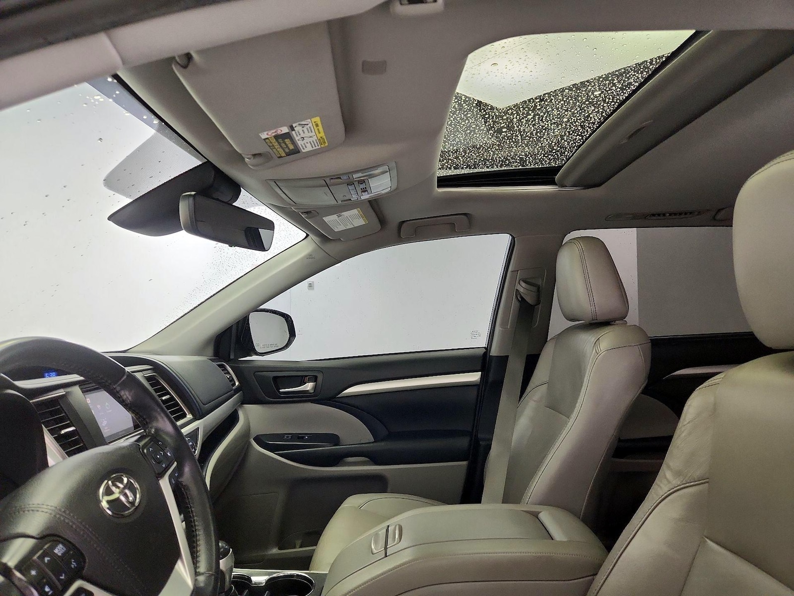 Sunroof(s) & Overhead Airbags