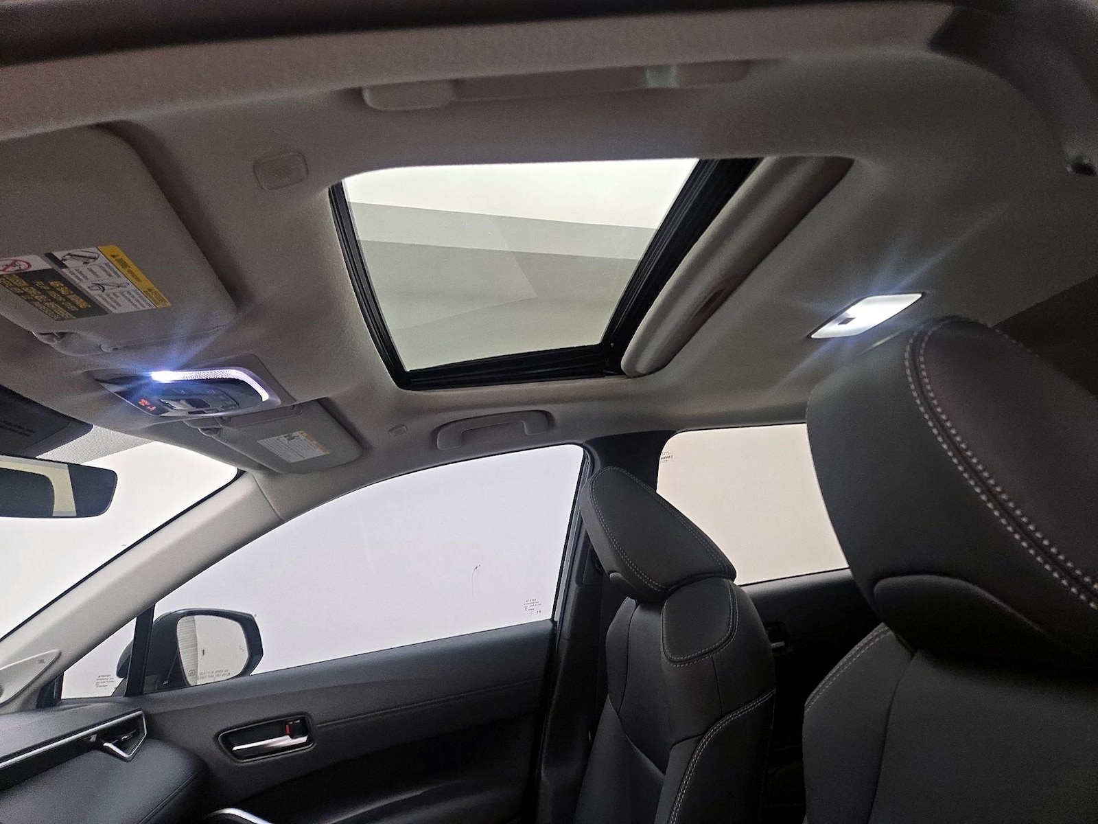 Sunroof(s) & Overhead Airbags
