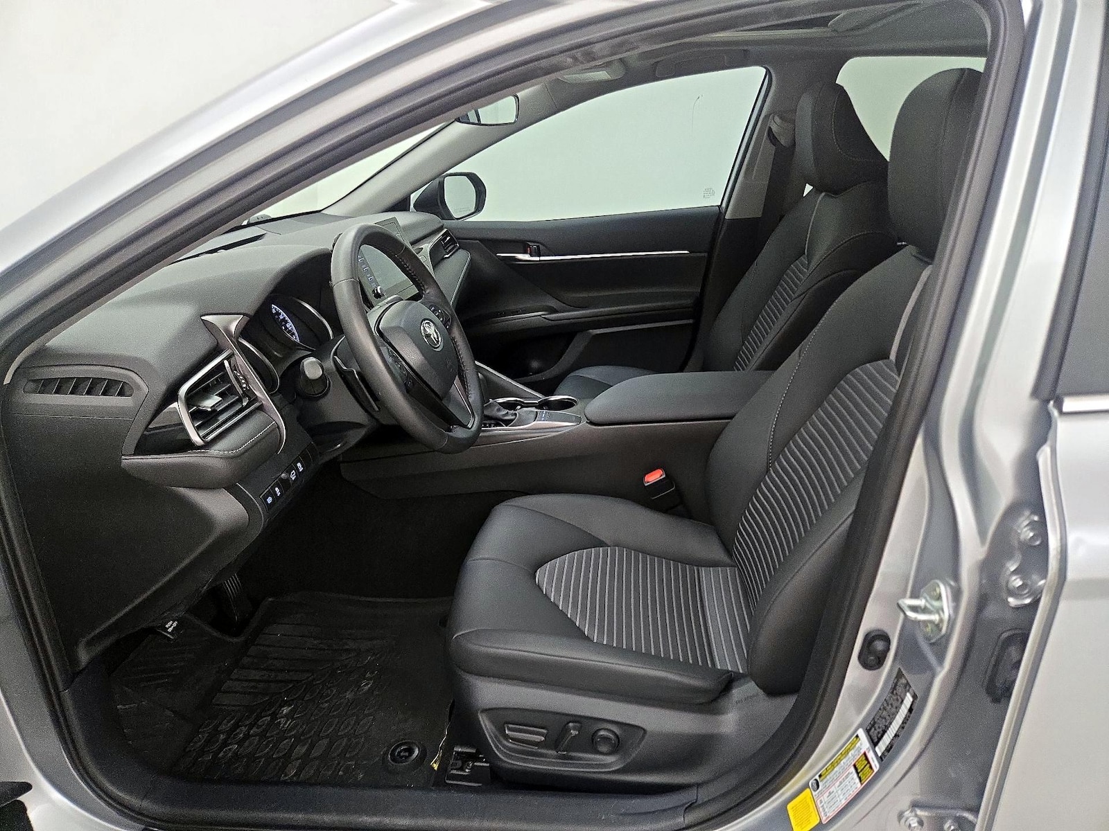 Power Seat(s) & Side Airbags