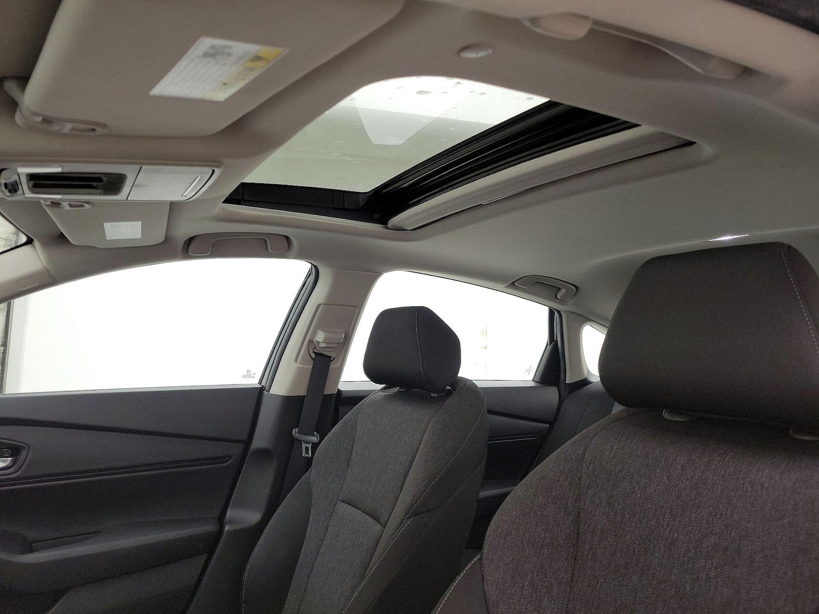 Sunroof(s) & Overhead Airbags