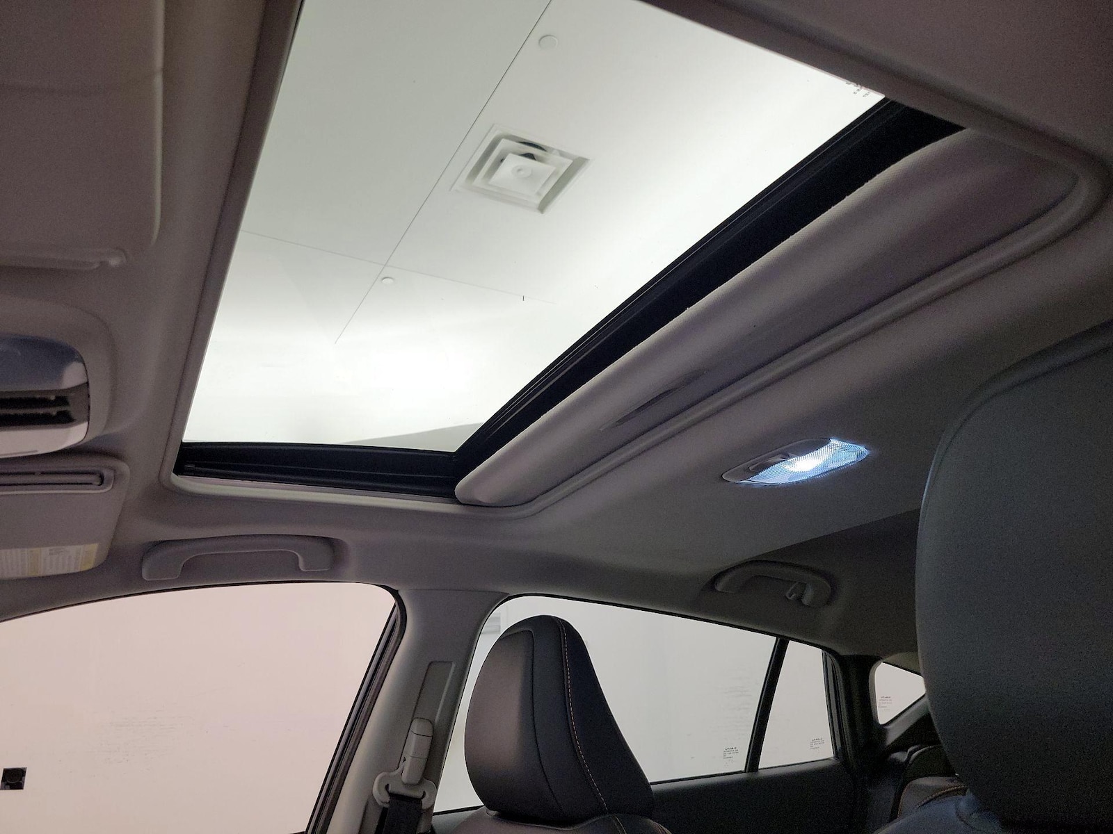 Sunroof(s) & Overhead Airbags