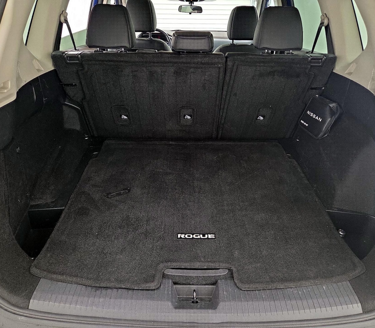 Trunk/Cargo (Seats Up)