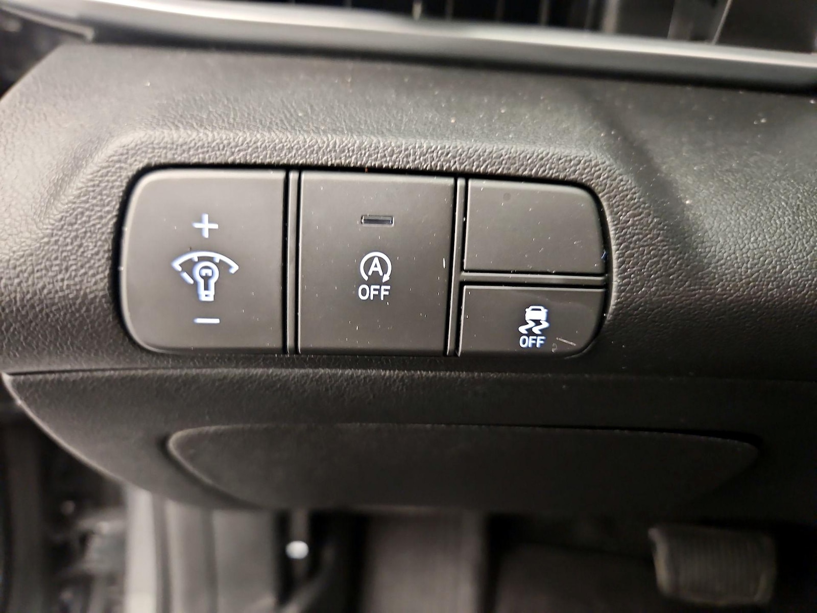 2025 Hyundai Elantra SE - Photo 14