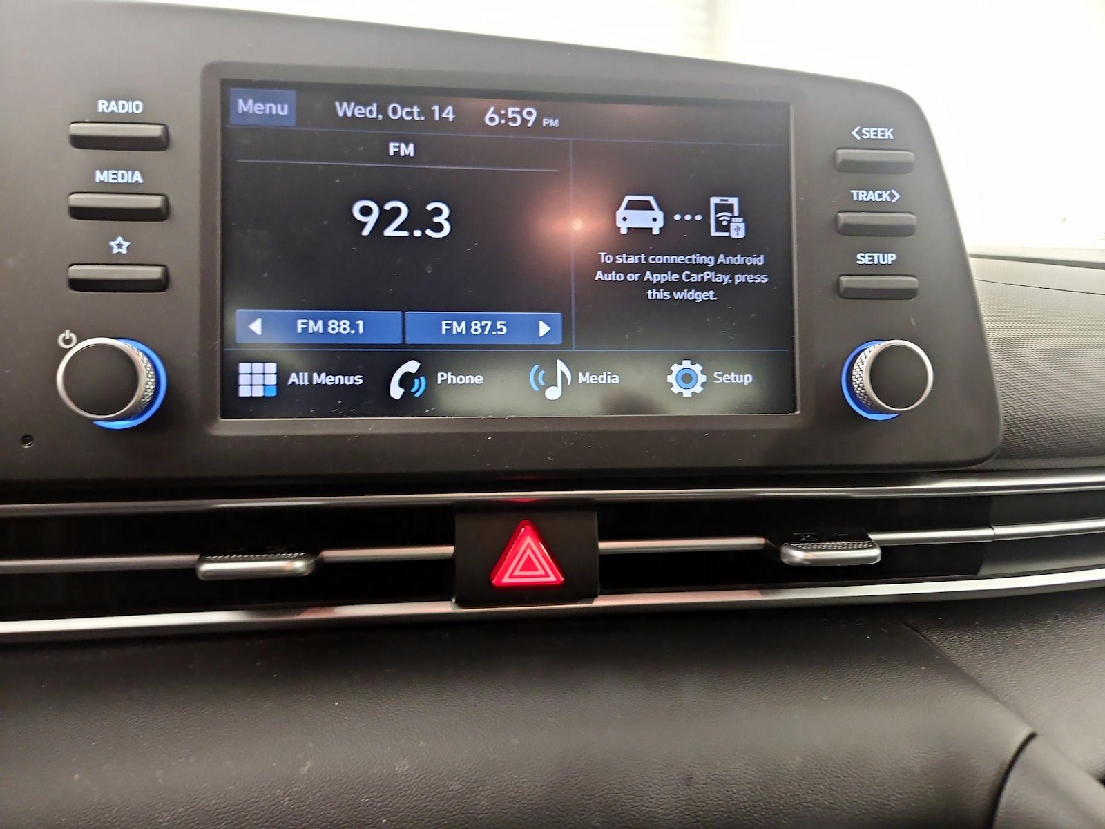 2025 Hyundai Elantra SE - Photo 16