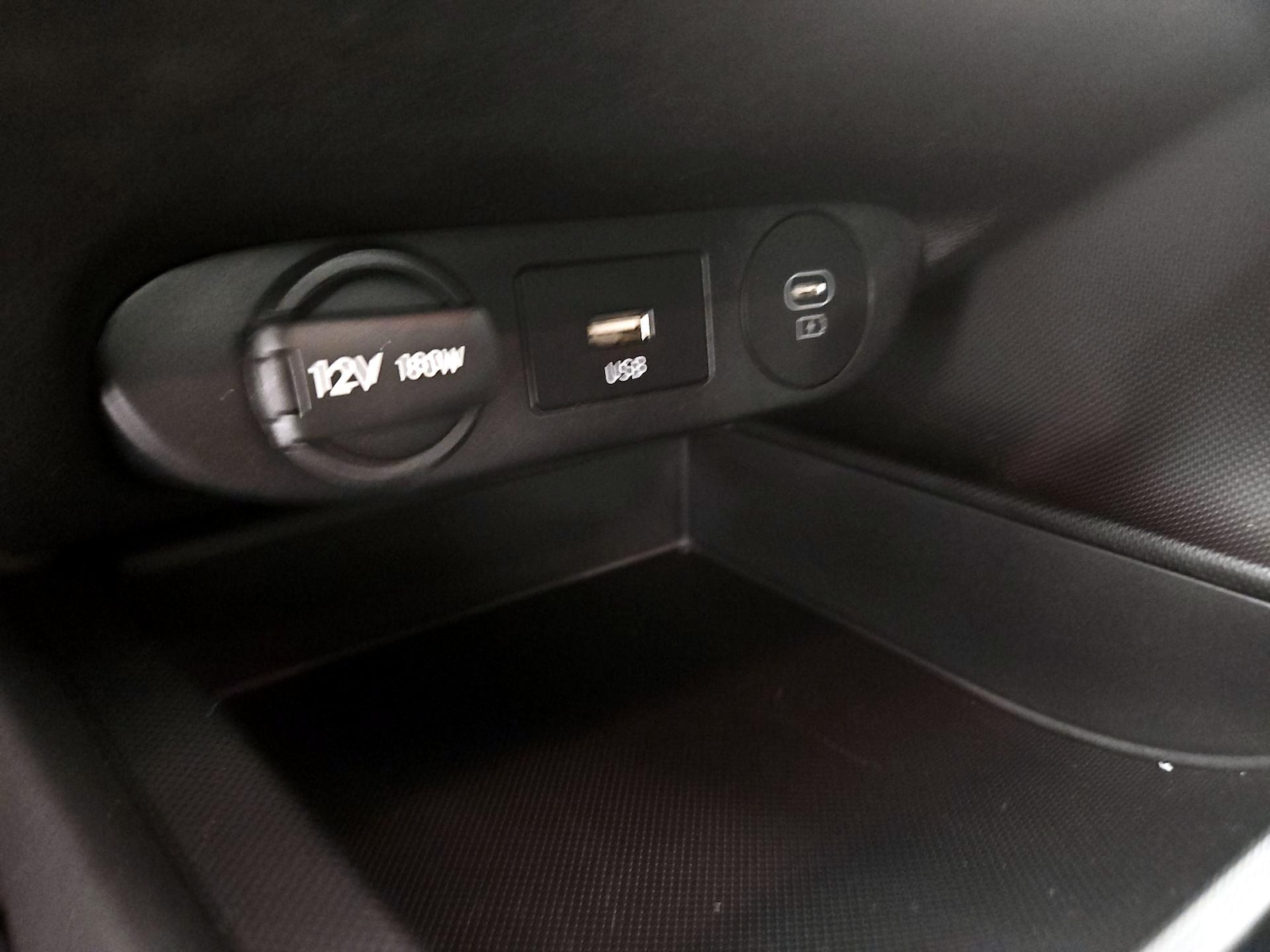 2025 Hyundai Elantra SE - Photo 19