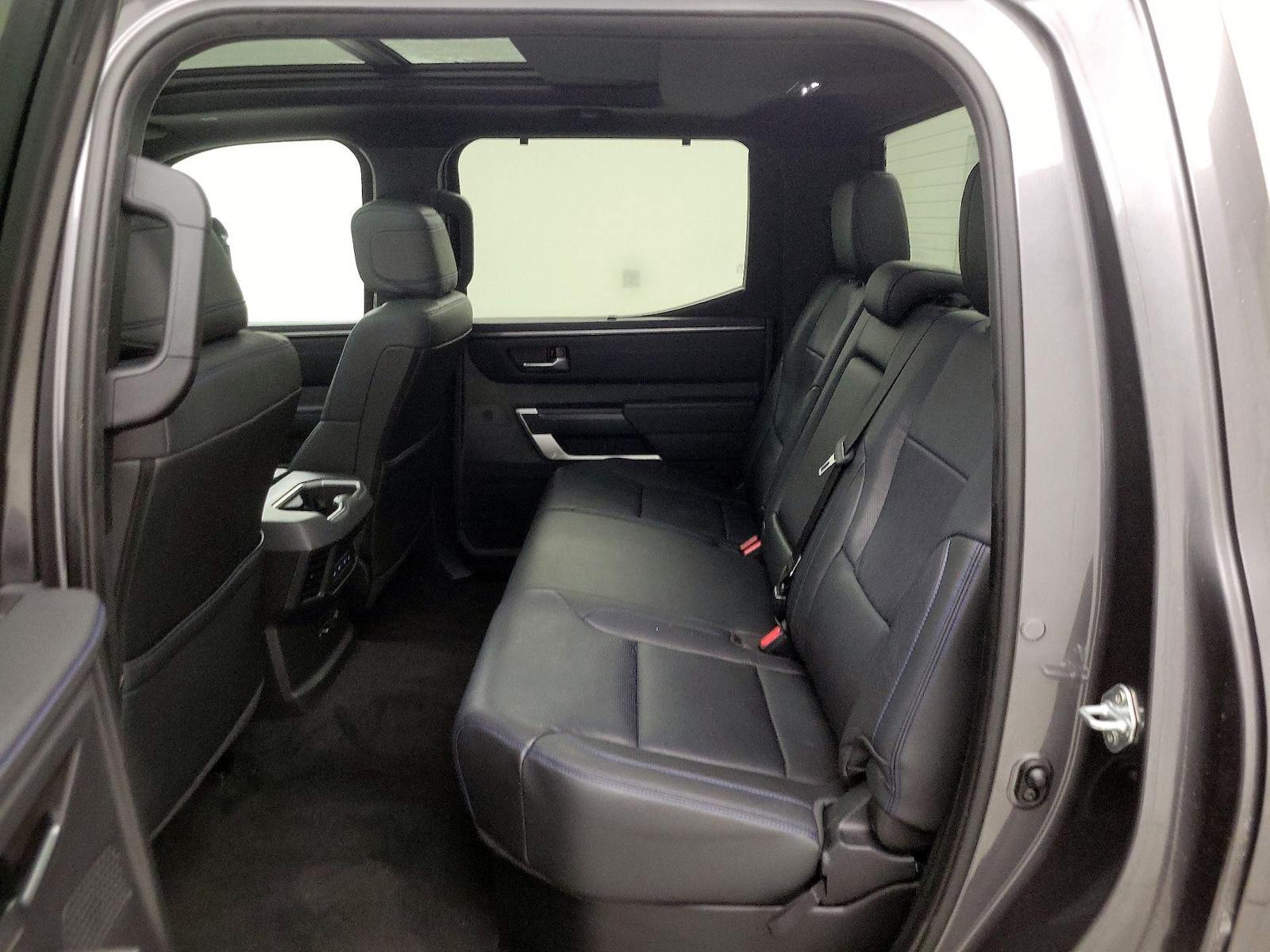 Rear A/C Seat(s)