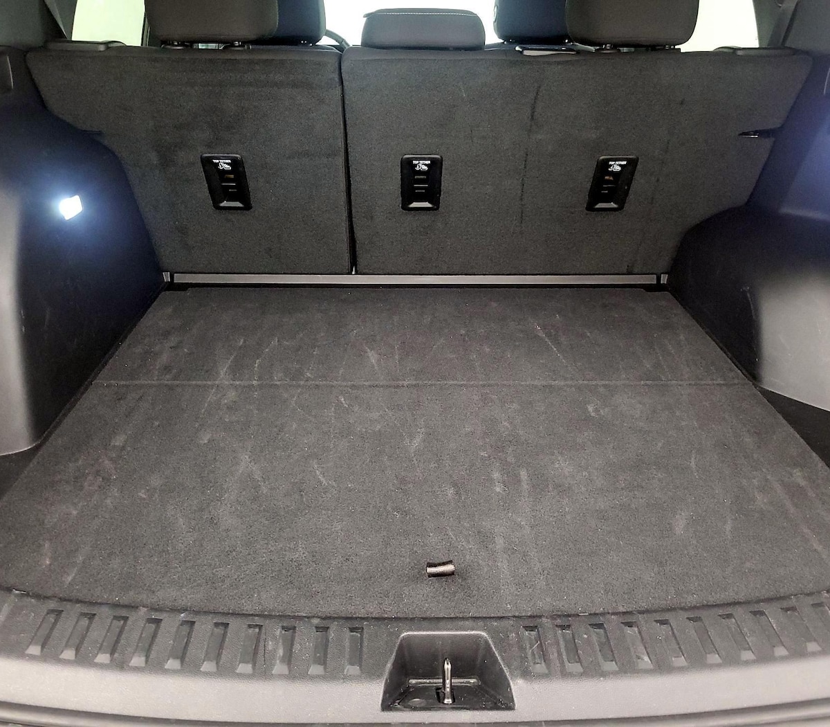 Trunk/Cargo (Seats Up)