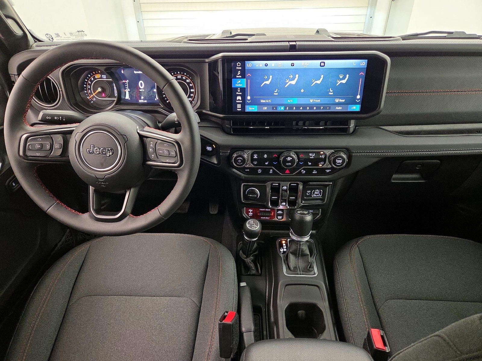 Apple CarPlay® & Android Auto™