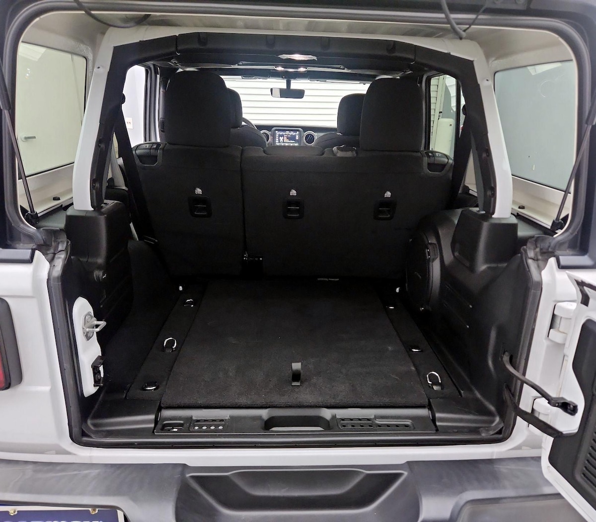 Trunk/Cargo (Seats Up)