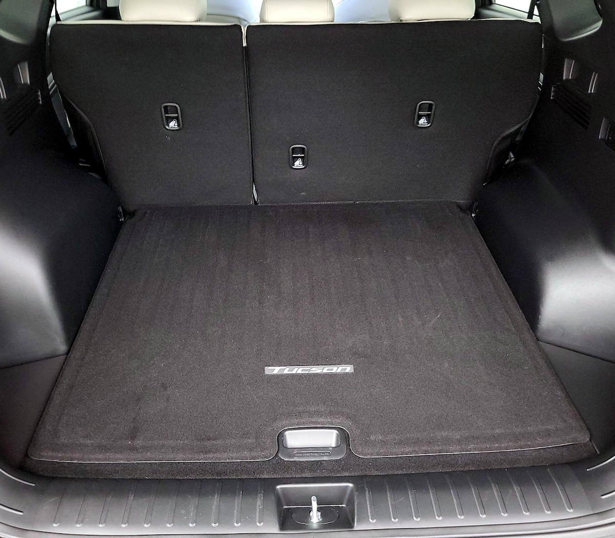 Trunk/Cargo (Seats Up)