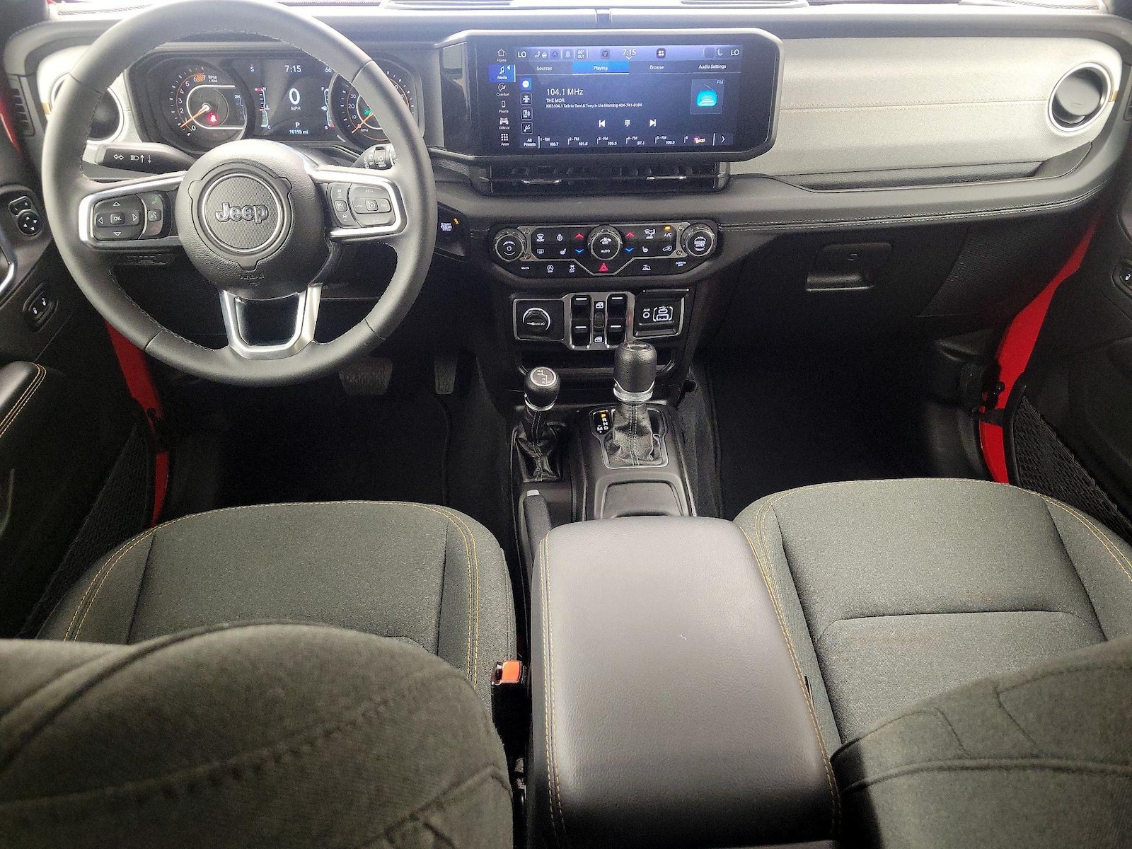 Apple CarPlay® & Android Auto™