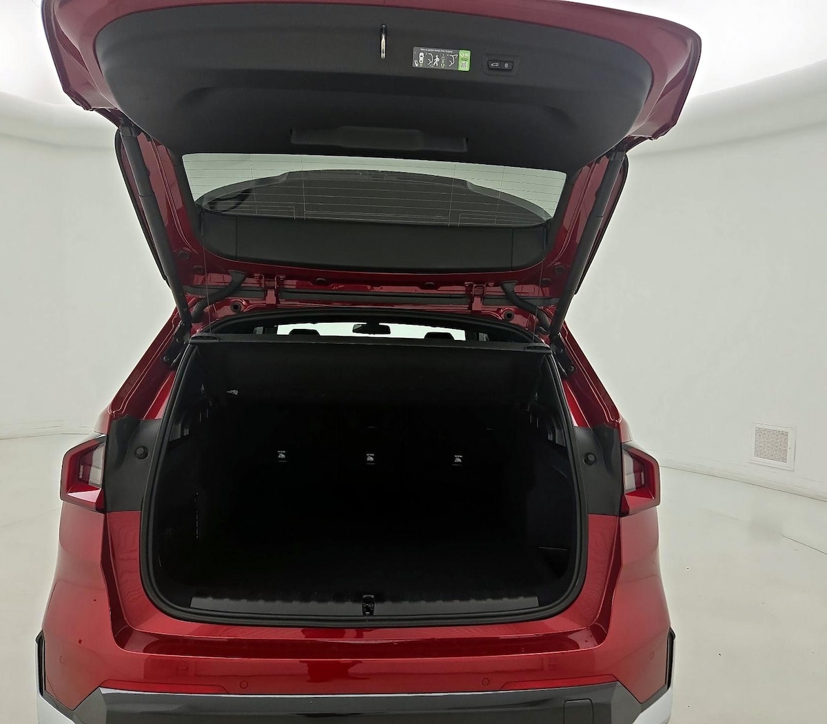 Trunk/Cargo (Seats Up)