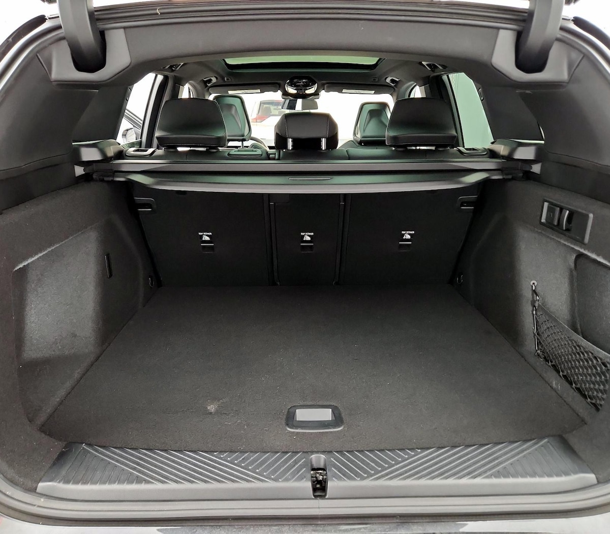 Trunk/Cargo (Seats Up)
