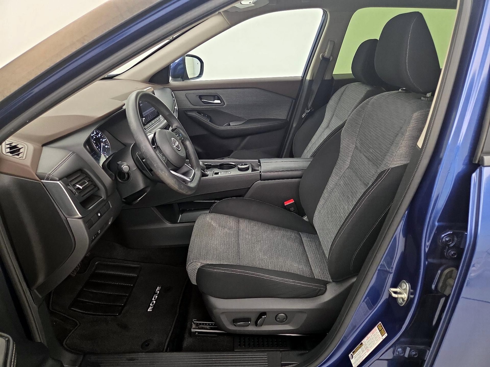 Power Seat(s) & Side Airbags